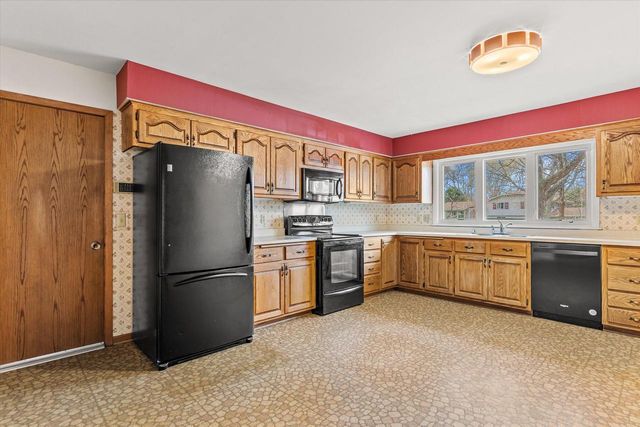 12750 Green Meadow PLACE, Elm Grove, WI 53122