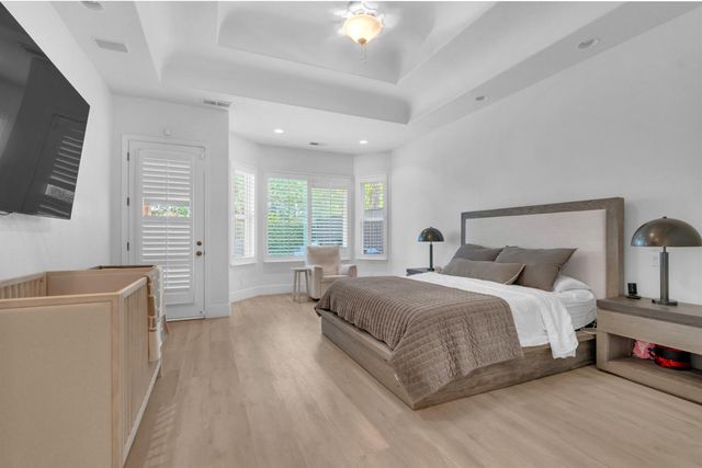 1103 E Newhall Drive, Fresno, CA 93720