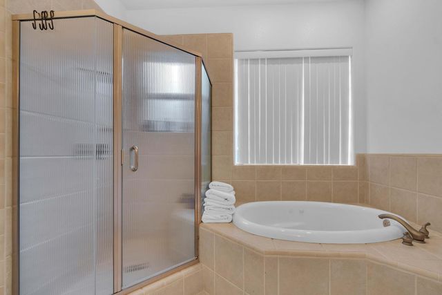 1103 E Newhall Drive, Fresno, CA 93720