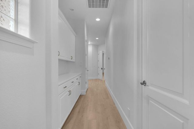 1103 E Newhall Drive, Fresno, CA 93720