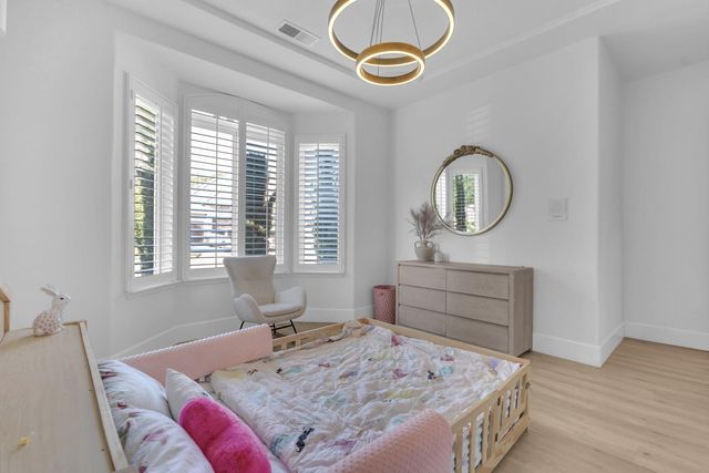 1103 E Newhall Drive, Fresno, CA 93720