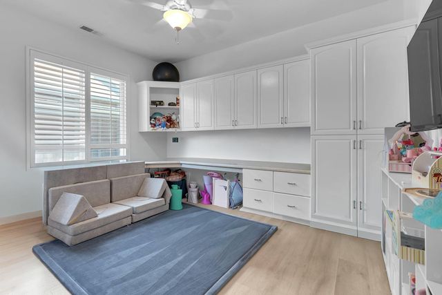 1103 E Newhall Drive, Fresno, CA 93720