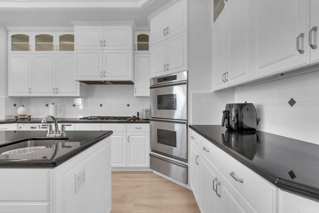 1103 E Newhall Drive, Fresno, CA 93720