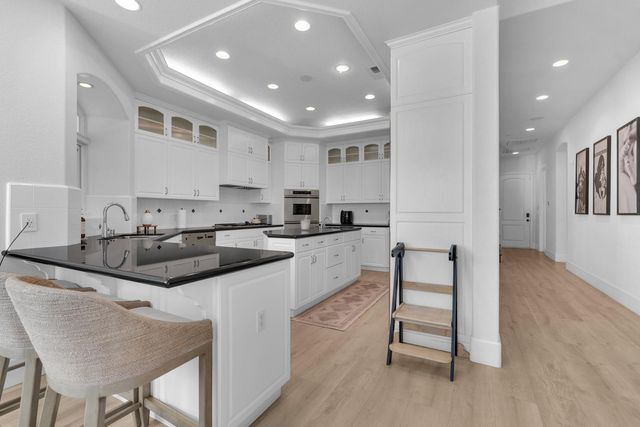 1103 E Newhall Drive, Fresno, CA 93720