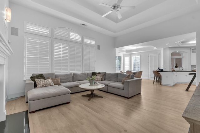 1103 E Newhall Drive, Fresno, CA 93720