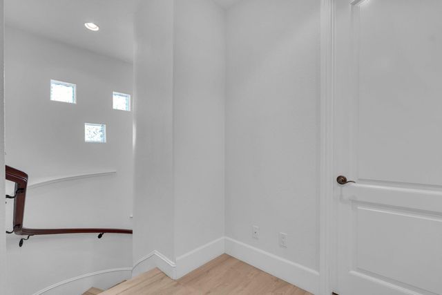 1103 E Newhall Drive, Fresno, CA 93720