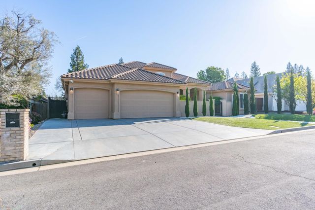 1103 E Newhall Drive, Fresno, CA 93720