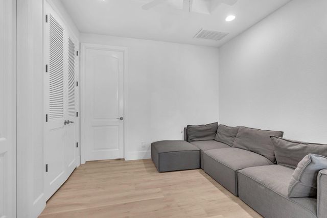 1103 E Newhall Drive, Fresno, CA 93720