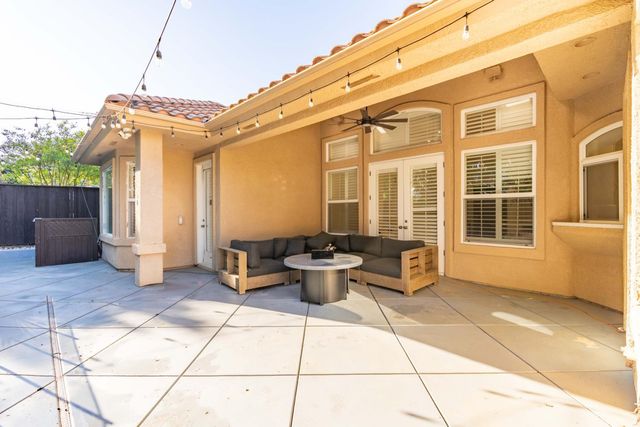 1103 E Newhall Drive, Fresno, CA 93720