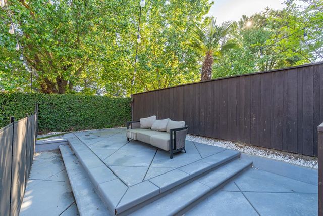 1103 E Newhall Drive, Fresno, CA 93720