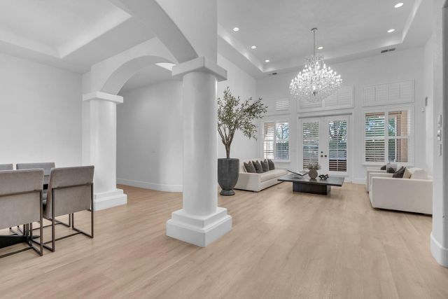 1103 E Newhall Drive, Fresno, CA 93720