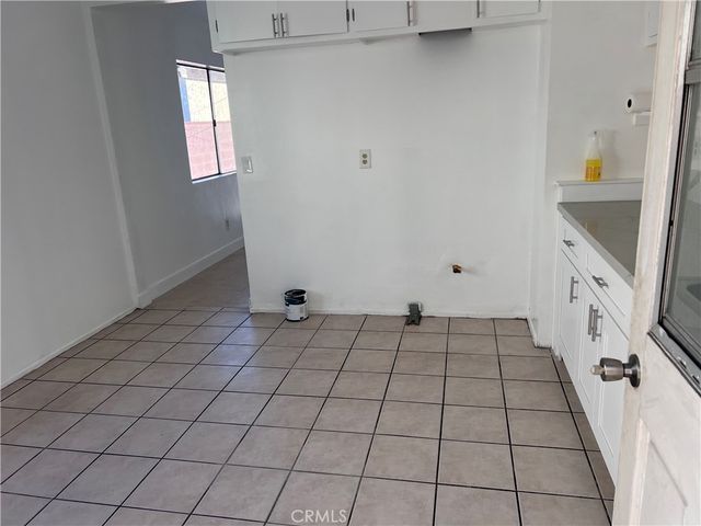 8954 S Gate, South Gate, CA 90280