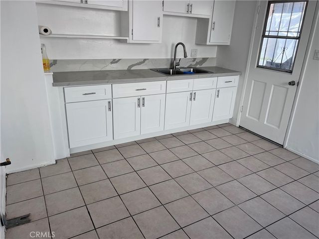 8954 S Gate, South Gate, CA 90280