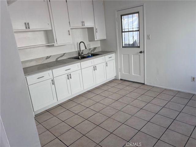 8954 S Gate, South Gate, CA 90280