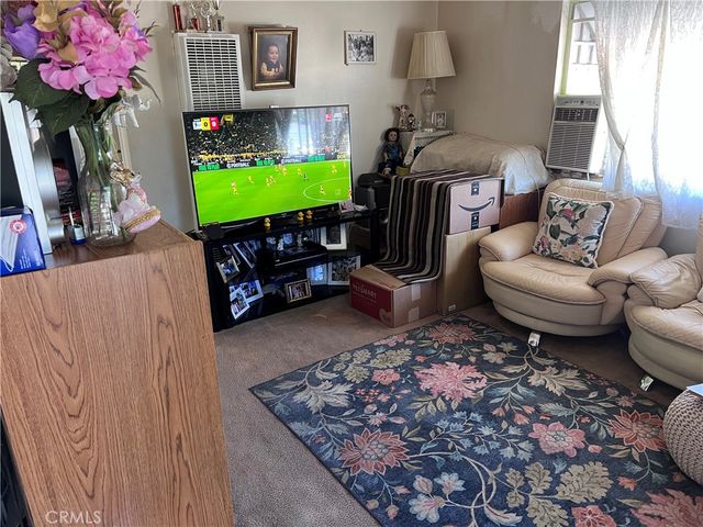 8954 S Gate, South Gate, CA 90280