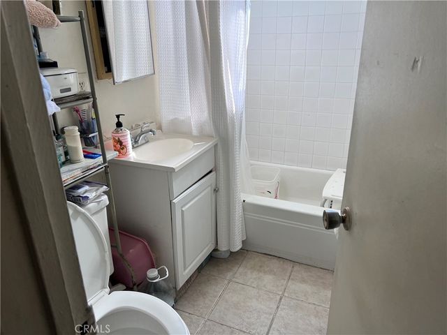 8954 S Gate, South Gate, CA 90280