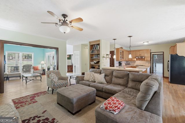 5910 Nachoochee Trail, Flowery Branch, GA 30542