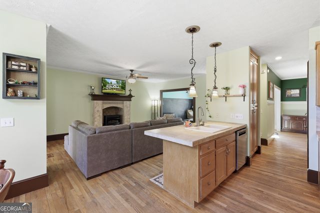 5910 Nachoochee Trail, Flowery Branch, GA 30542