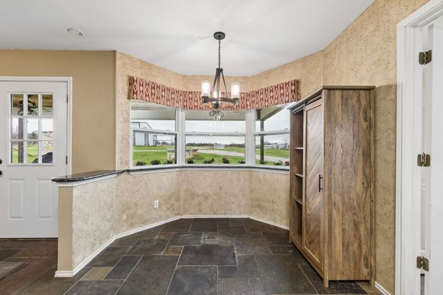 1087 County Road 2395, Alvord, TX 76225