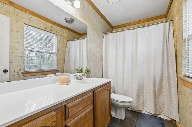 1087 County Road 2395, Alvord, TX 76225