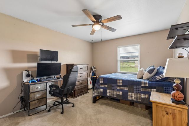 1087 County Road 2395, Alvord, TX 76225