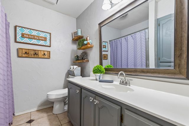 1087 County Road 2395, Alvord, TX 76225