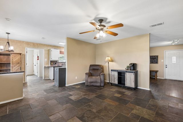 1087 County Road 2395, Alvord, TX 76225