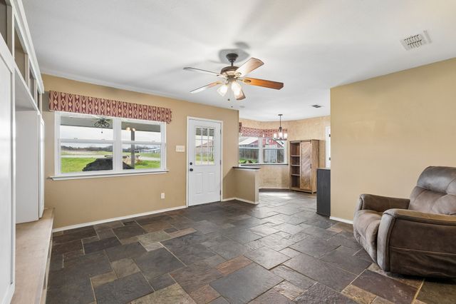 1087 County Road 2395, Alvord, TX 76225