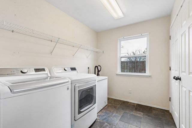 1087 County Road 2395, Alvord, TX 76225