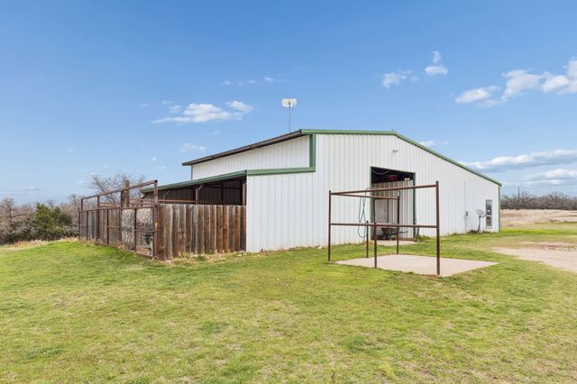 1087 County Road 2395, Alvord, TX 76225