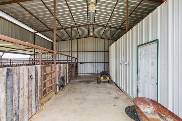 1087 County Road 2395, Alvord, TX 76225
