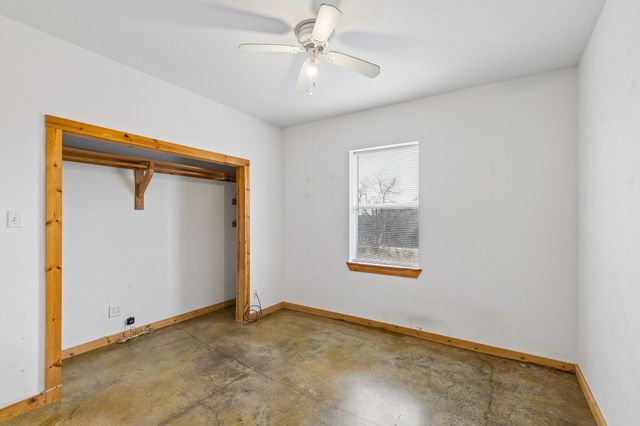 1087 County Road 2395, Alvord, TX 76225