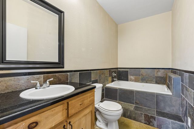 1087 County Road 2395, Alvord, TX 76225