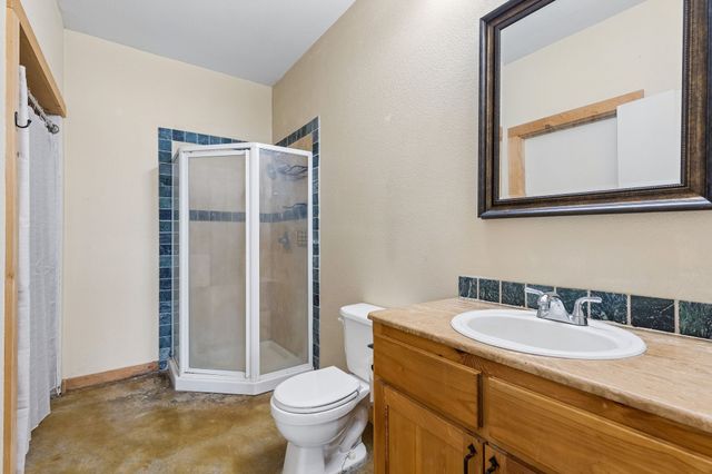 1087 County Road 2395, Alvord, TX 76225