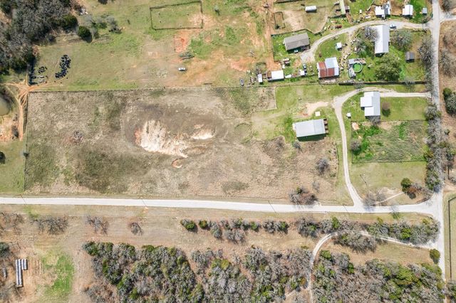 1087 County Road 2395, Alvord, TX 76225