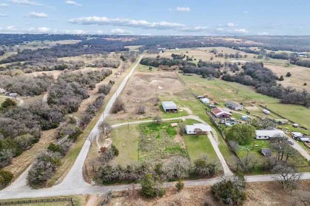 1087 County Road 2395, Alvord, TX 76225