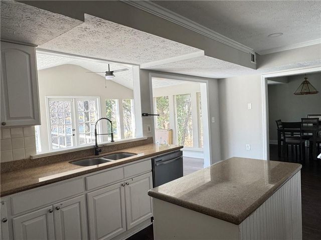 2852 Inverloch Circle, Duluth, GA 30096