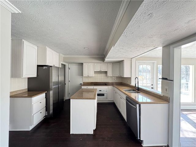 2852 Inverloch Circle, Duluth, GA 30096