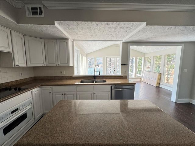 2852 Inverloch Circle, Duluth, GA 30096