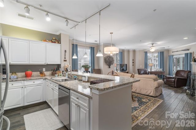 714 Northeast Drive 44, Davidson, NC 28036