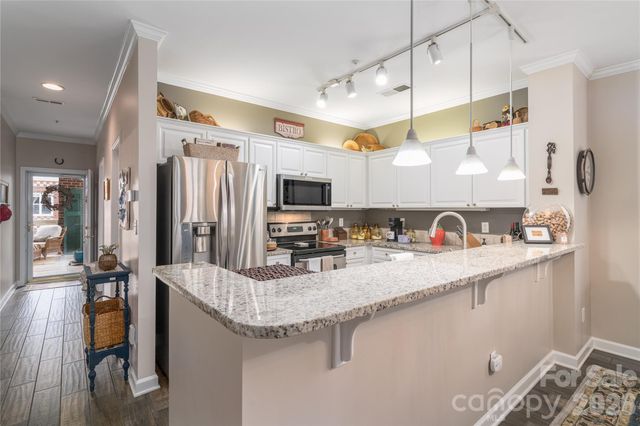 714 Northeast Drive 44, Davidson, NC 28036