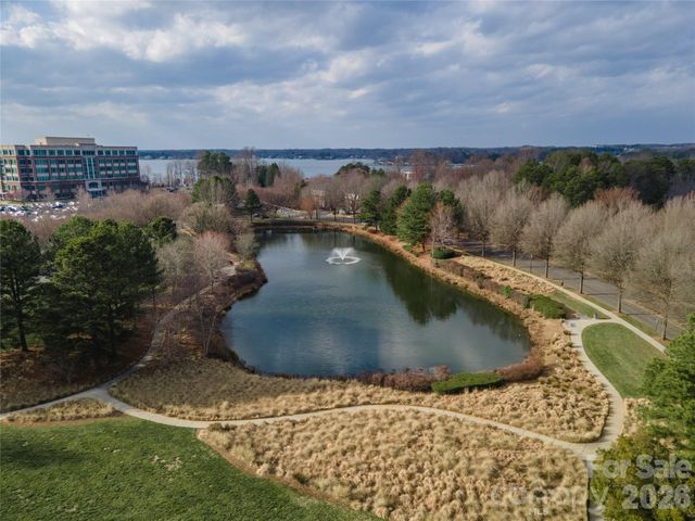 714 Northeast Drive 44, Davidson, NC 28036