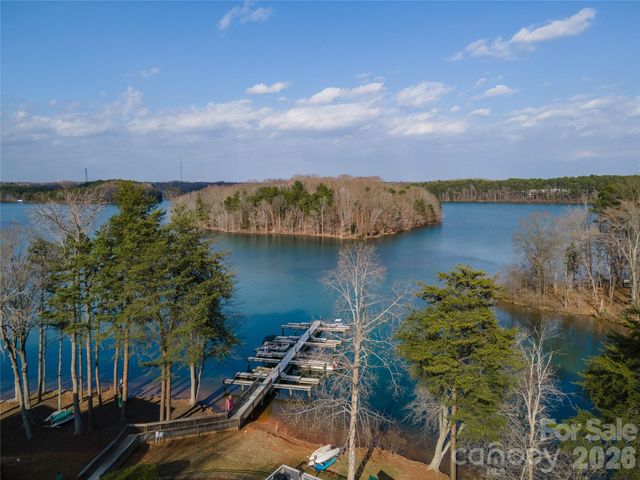 714 Northeast Drive 44, Davidson, NC 28036