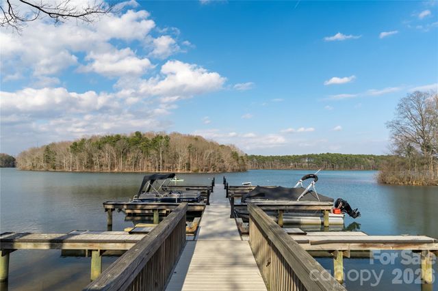 714 Northeast Drive 44, Davidson, NC 28036