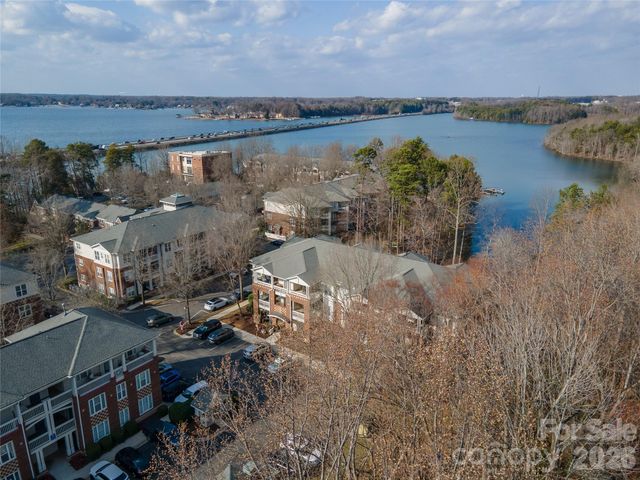 714 Northeast Drive 44, Davidson, NC 28036