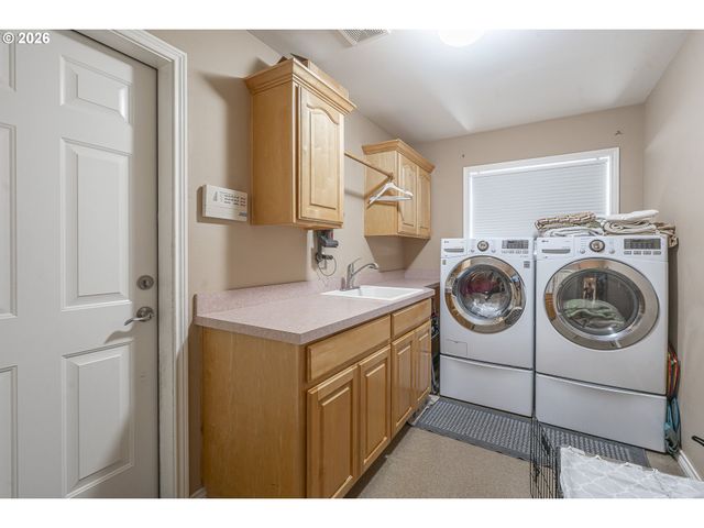 1250 Nw MEADOWS Dr, Mc Minnville, OR 97128