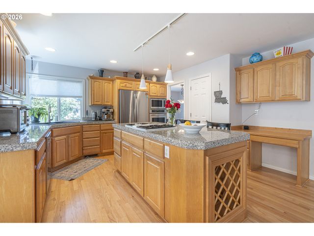 1250 Nw MEADOWS Dr, Mc Minnville, OR 97128