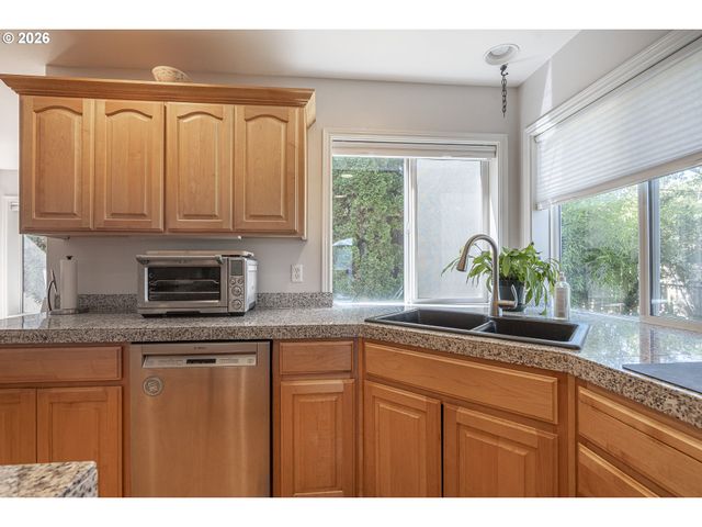 1250 Nw MEADOWS Dr, Mc Minnville, OR 97128