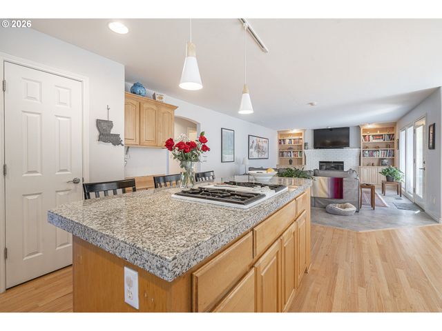 1250 Nw MEADOWS Dr, Mc Minnville, OR 97128