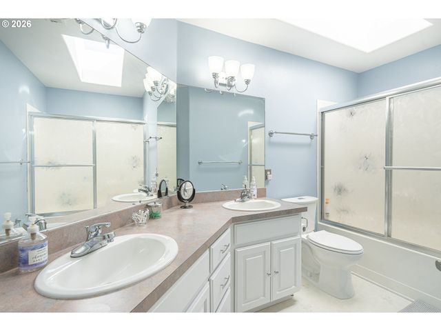 1250 Nw MEADOWS Dr, Mc Minnville, OR 97128